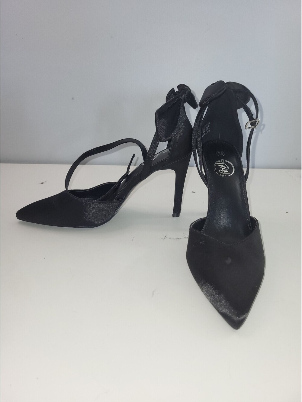 Jordy Better Moves Black Pointed Toe Heels Size 7.5 M / 38.5 Ankle Strap Bow